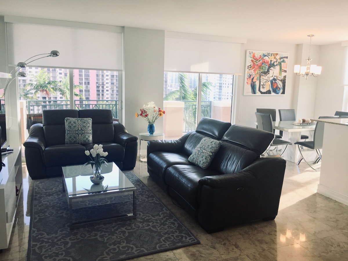 Popular Airbnb listing: FULLY FURNISHED LUXURY APT 3/2- Sunny Isles Beach in Sunny Isles Beach