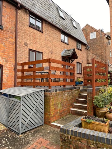 Airbnb Tewkesbury Vacation Rentals Places To Stay England