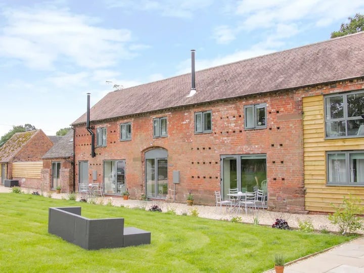 Waters Upton Holiday Rentals & Homes England, United Kingdom Airbnb