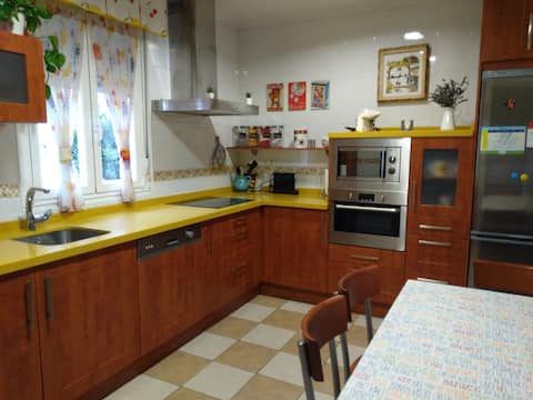 Cozy, bright and well located house VUT-LE-122