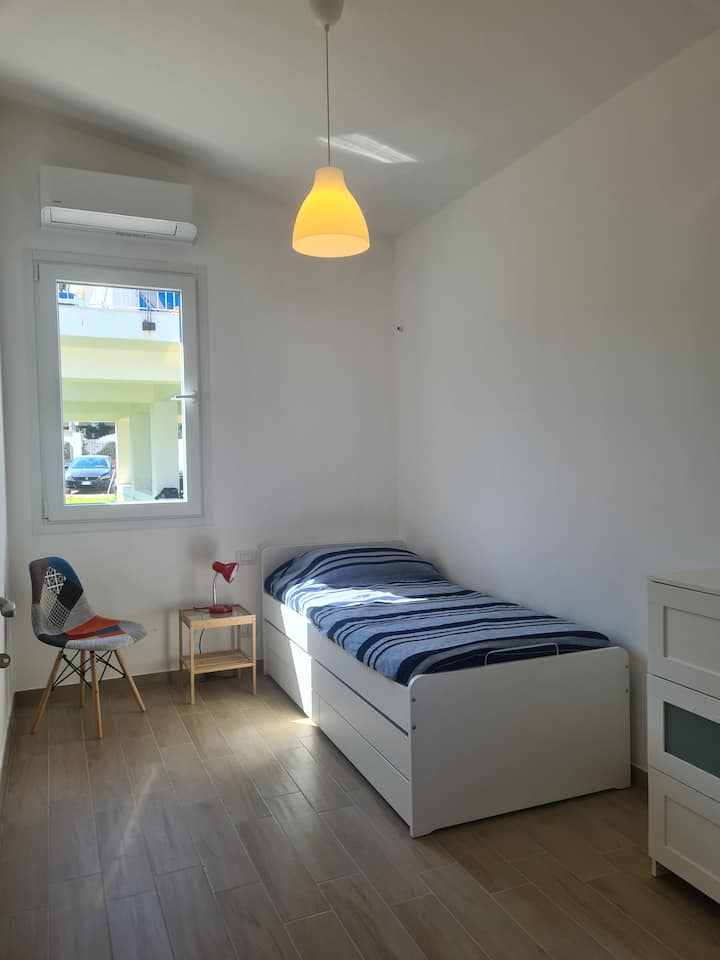 ห้องเตียงใหญ่พร้อมเตียงที่ซ่อนอยู่