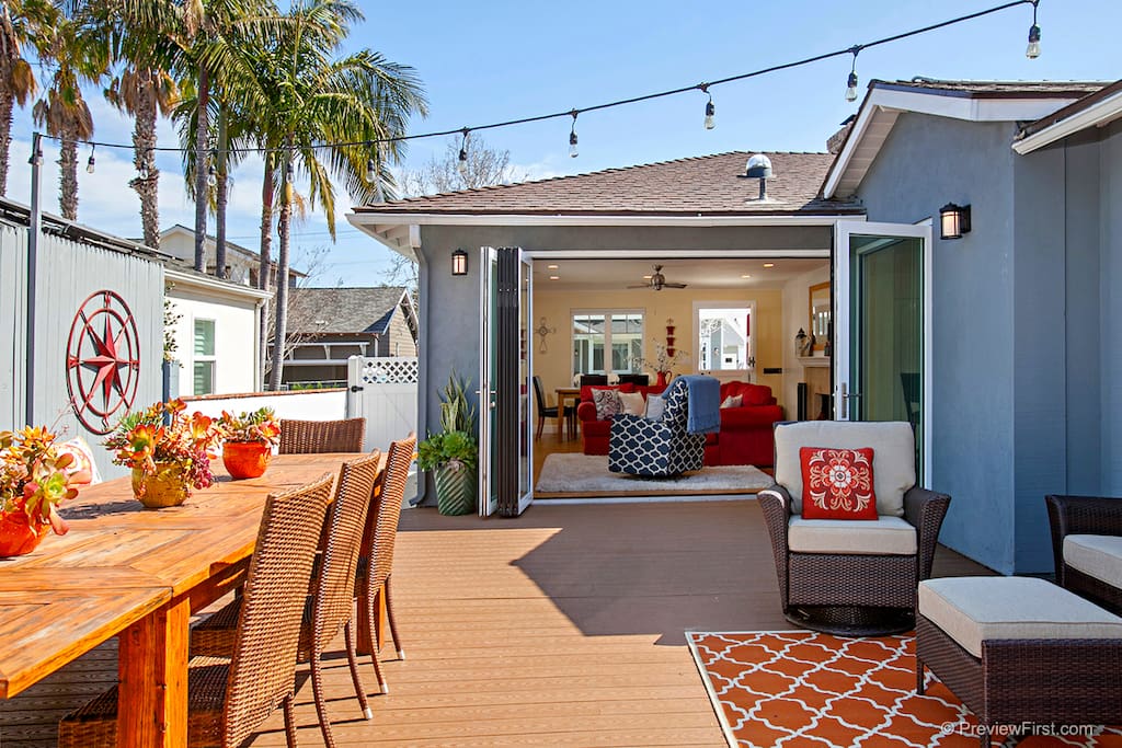 Great Back Yard with Large Table for Family Gatherings