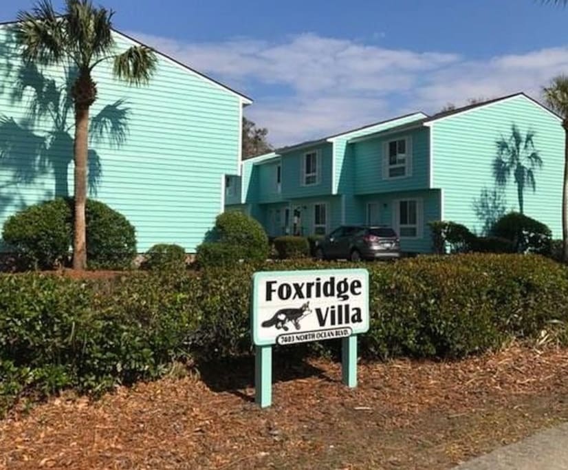 Situated in cozy, mature complex just one block from ocean.