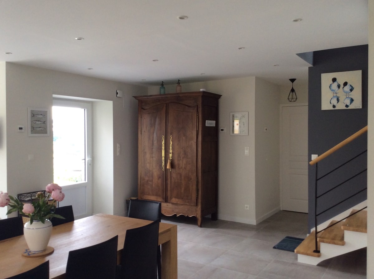 Top Airbnb: Renovated fishermen's house, sea view, 3 bedrooms, 3*. in Ploubazlanec