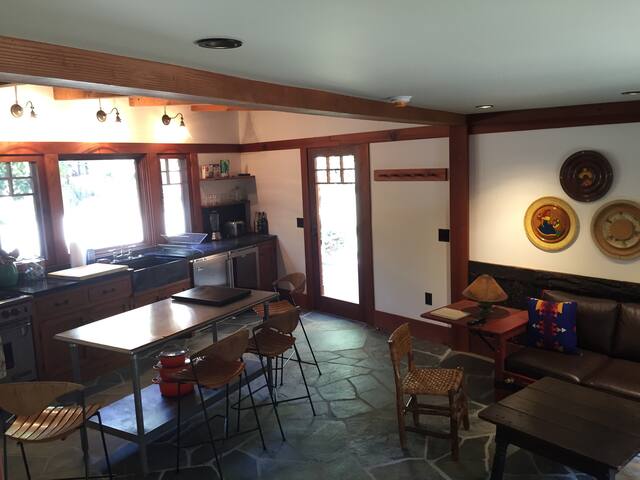 Very Private 2 Bedroom Guest House gallery image 4