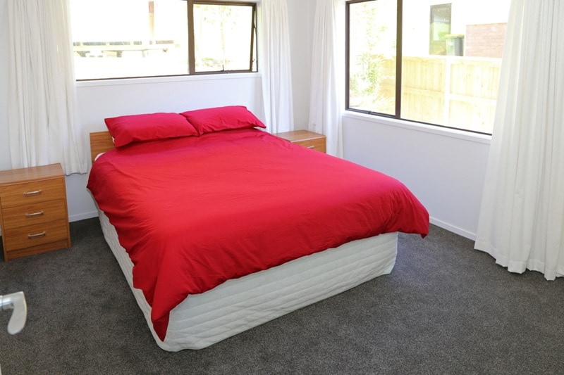 u prizemlju - kraljica