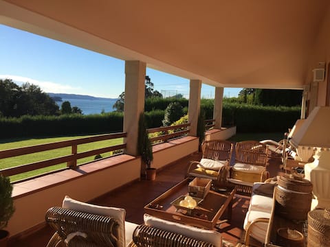 Seaside villa with large garden