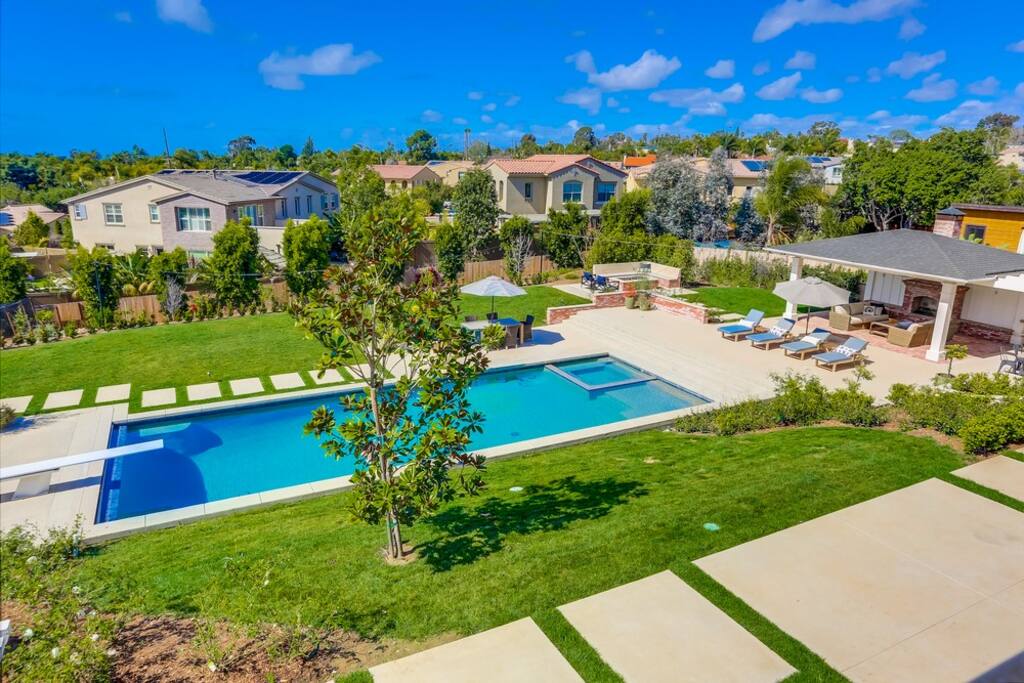 Huge pool with retractable cover