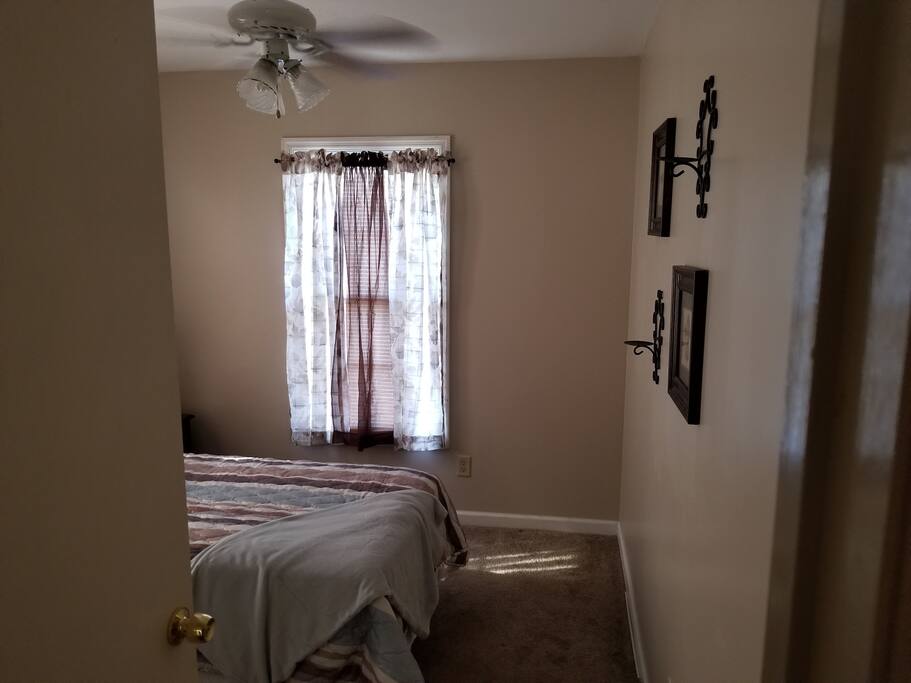 Beautiful bedroom (photo 2 of 2)