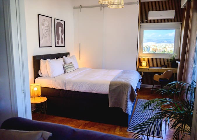 Stunning Acropolis Views• 2 BR Bright Apartment! gallery image 4