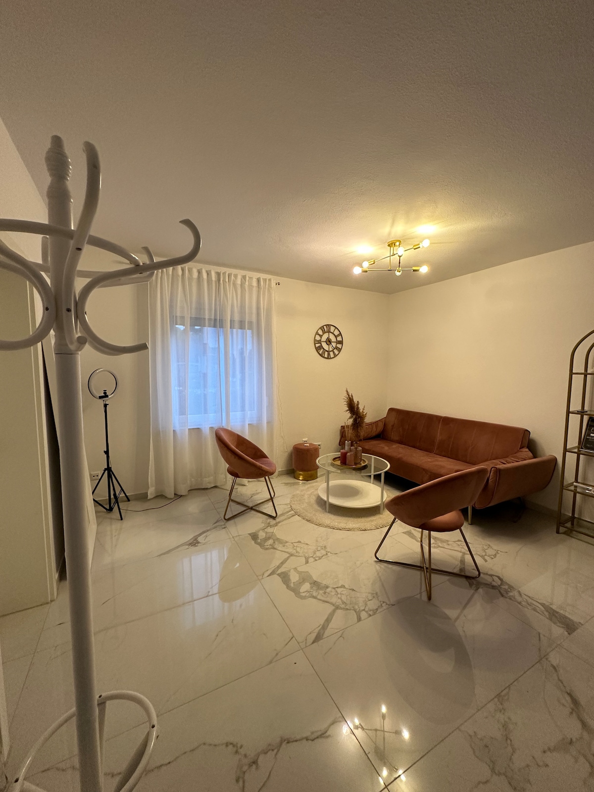 Top performing Airbnb: Beautiful, modern apartment in Groß Buchholz