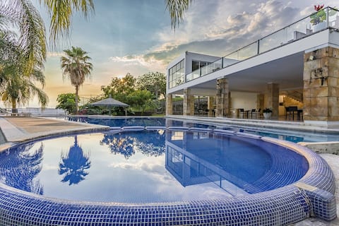 Modena Residence, Jacuzzi. Spectacular View