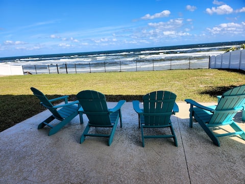 "Ocean Waves" - Direct Oceanfront Beach House