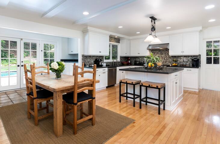 Private Paradise with Pool & Spa gallery image 4