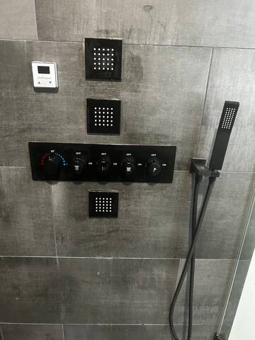 Suburban Feel with a City Vibe gallery image 5