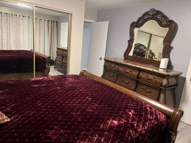 Las Vegas Luxury House/4BD3BA/Sleeps12/Pool/ gallery image 4