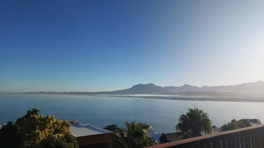 False Bay View Cabin gallery image 2