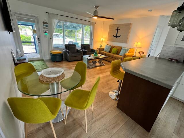 Deerfield Boca Raton w/pool, 1 mile from the beach gallery image 4