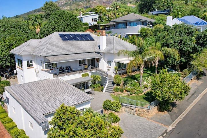 Beautiful Spacious Paarl Family Home - Paarl