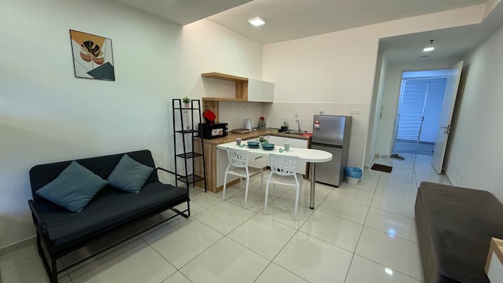 Seri Kembangan Zeva Vacation Home 3pax  Near Mrt - Serdang