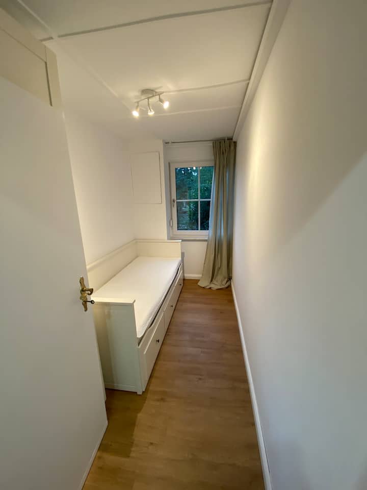 Schlafzimmer 2