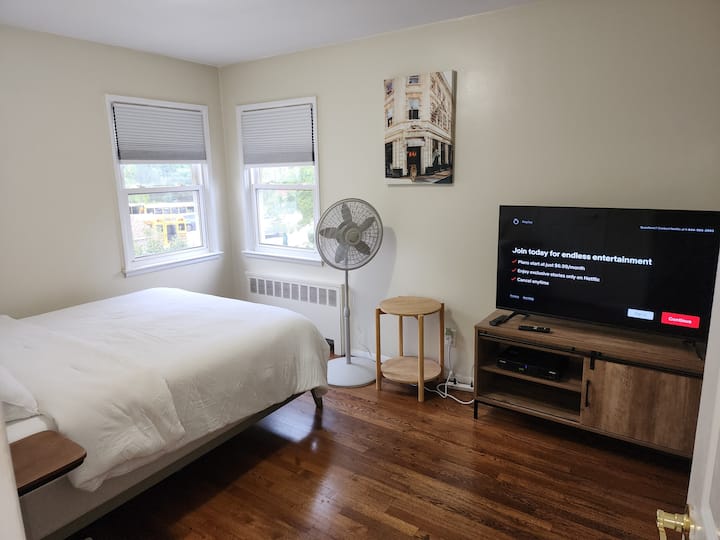 Home Away From Home,3 Bed 1bath. 12 Min From Jfk - Garden City, NY