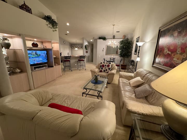 Golfer’s Retreat - 2 Bed | 2 Bath Golf Club Condo - Estero, FL