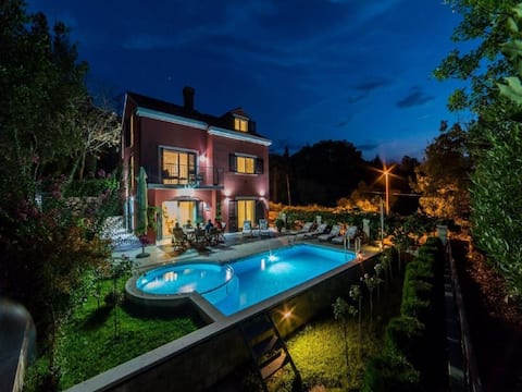 Successful Airbnb property: Villa Anita -Five Bedroom Villa with Swimming pool in Općina Konavle