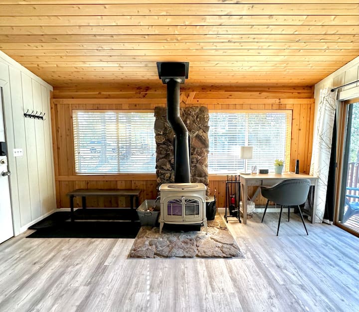Peaceful Modern Cabin In The Pines - Munds Park, AZ