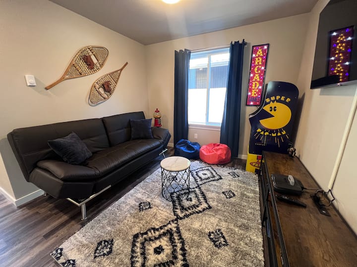 Let the kids (or you) wind down with some Packman or Nintendo 64 in the game room.