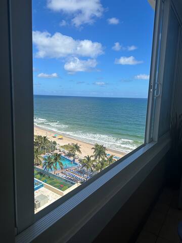 b.e.a.c.h Best experience anyone can have gallery image 3