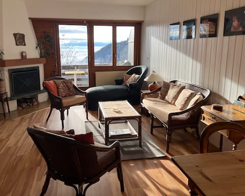 Spacious holiday flat on the Jura balcony