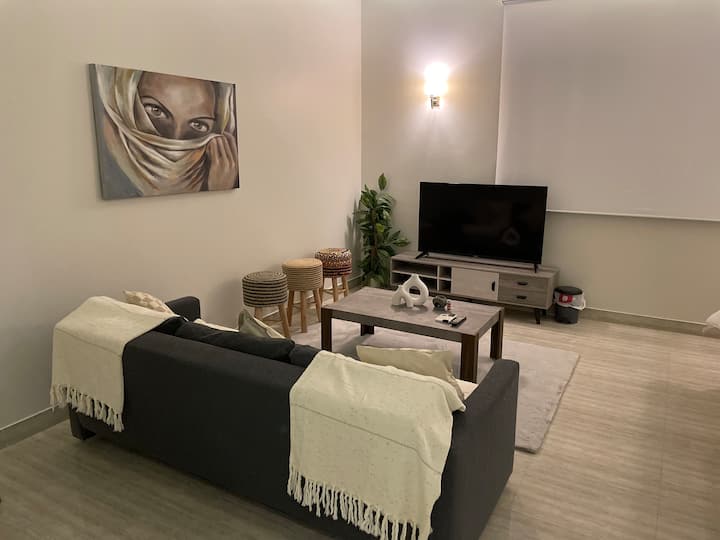 Big Studio With Private Entrance - Aéroport du roi Khaled - Riyad (RUH)
