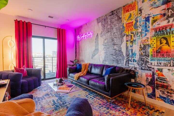 Football &Broadway-Enjoy the FirePit, Pool, Patio! gallery image 2