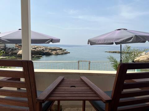 Meena Marina 12 - Beachfront Mezzanine & Sea View