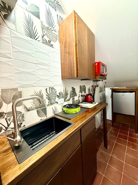 Top performing Airbnb: Bedroom • Garage • CAS 3 • Consulate 10 in Heroica Nogales