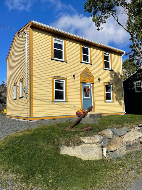 Hot Tub, Fire Pit, Parking For 6. (Brigus Bower)