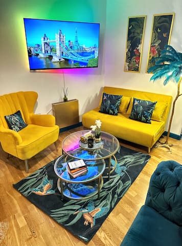 A gem in Soho – 3 bed designer flat gallery image 3