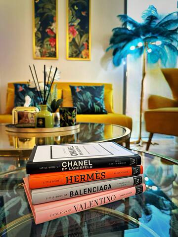 A gem in Soho – 3 bed designer flat gallery image 2