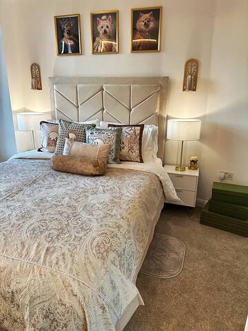 A gem in Soho – 3 bed designer flat gallery image 4