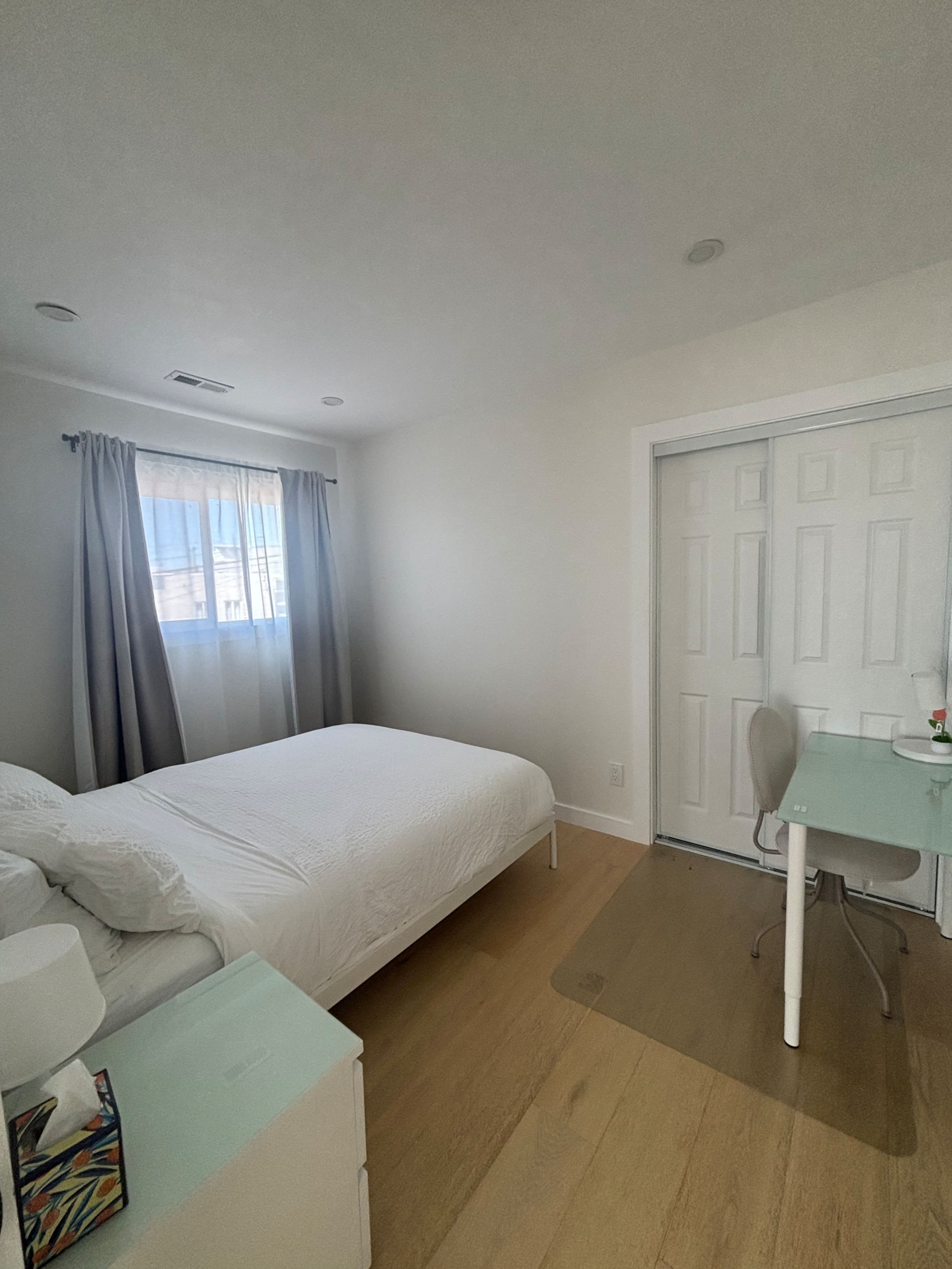 Home in San Francisco · ★4.96 · 3 bedrooms · 4 beds · 2 baths - Image 22