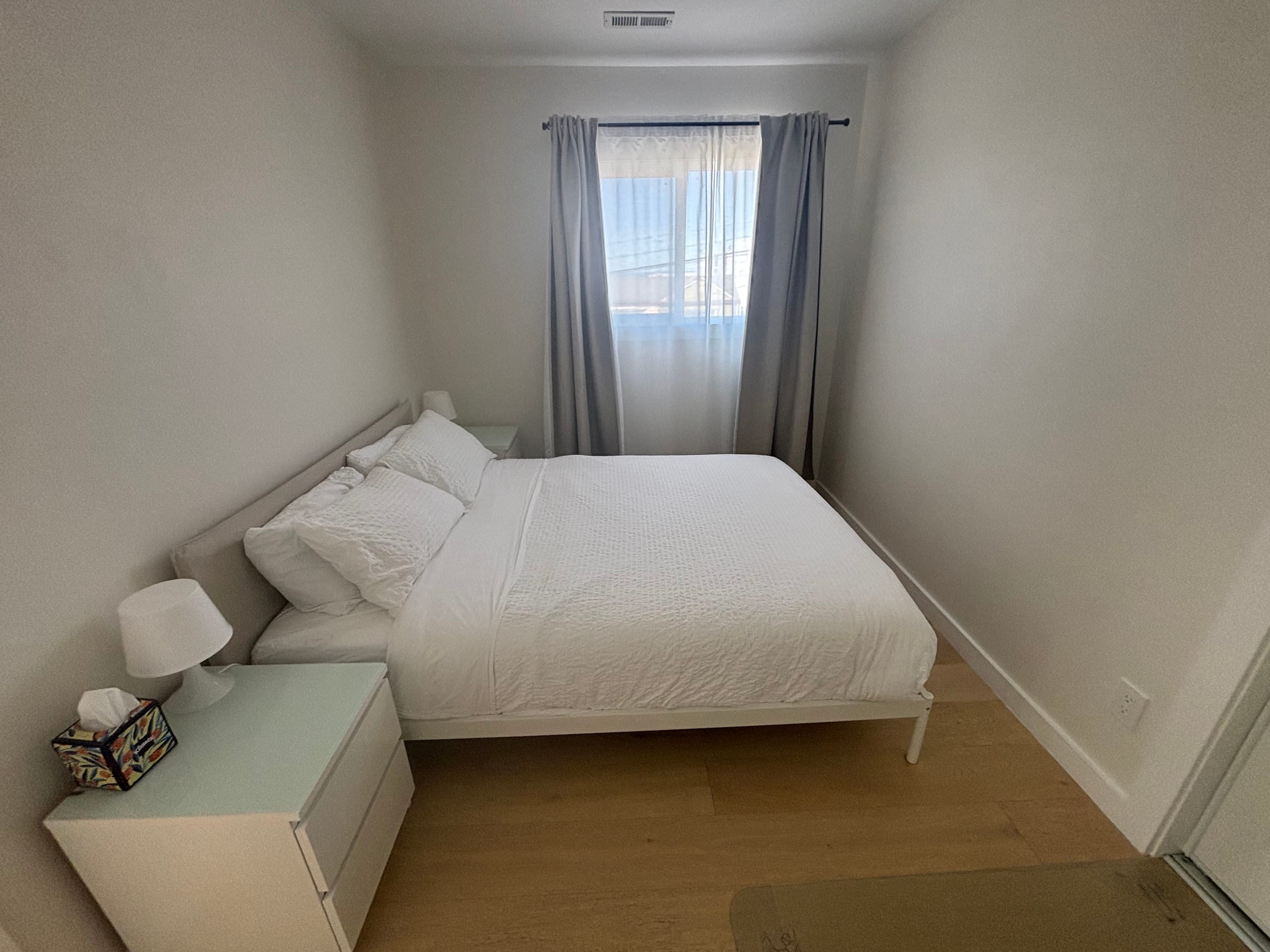 Home in San Francisco · ★4.96 · 3 bedrooms · 4 beds · 2 baths - Image 21