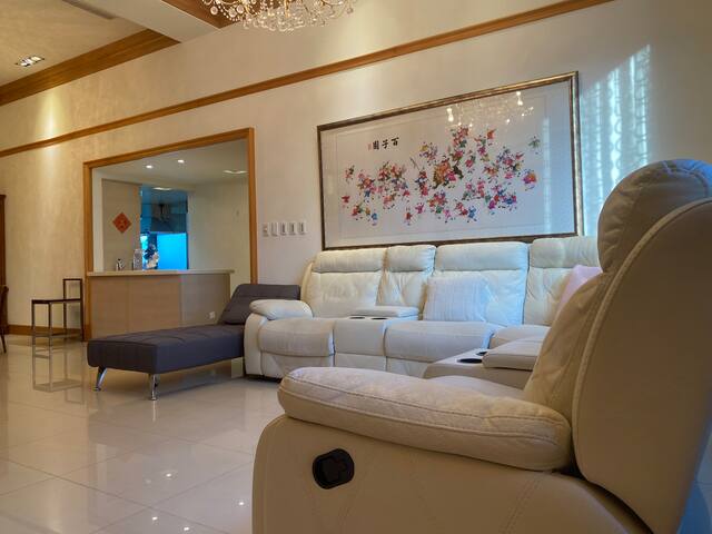 『親子溫馨房』MRT市府站步行五分鐘/230 平方公尺電梯大三房/8人/四床兩衛（備有嬰兒用品） gallery image 5