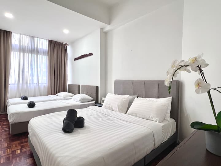 เตียงควีนไซส์ 1 หลังเตียงเดี่ยว 2 หลัง