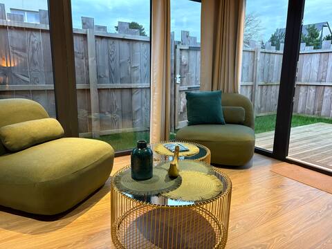 Top Airbnb: The cozy nest in Luc Sur Mer