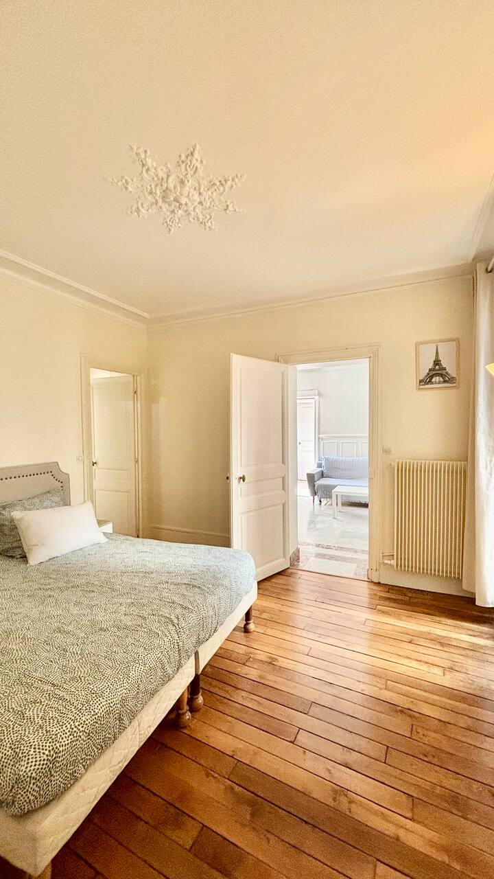 Chambre, me madhësi dopio king, parket