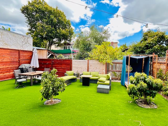 Spacious & Luxurious Home near UC Berkeley gallery image 2