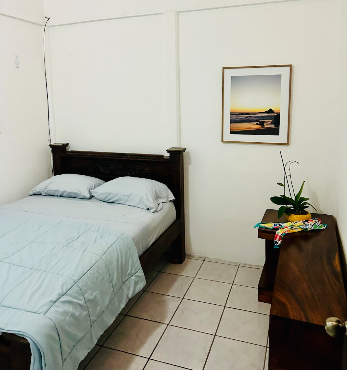 Dhoma e gjumit vjen me A/C.