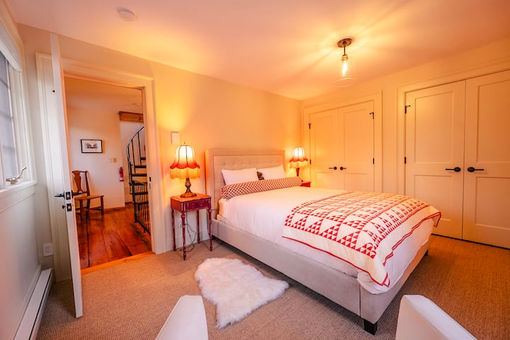 The cozy Red Room features a West Elm Queen size bed located on 2nd floor.

Photo by: Chris Daniele