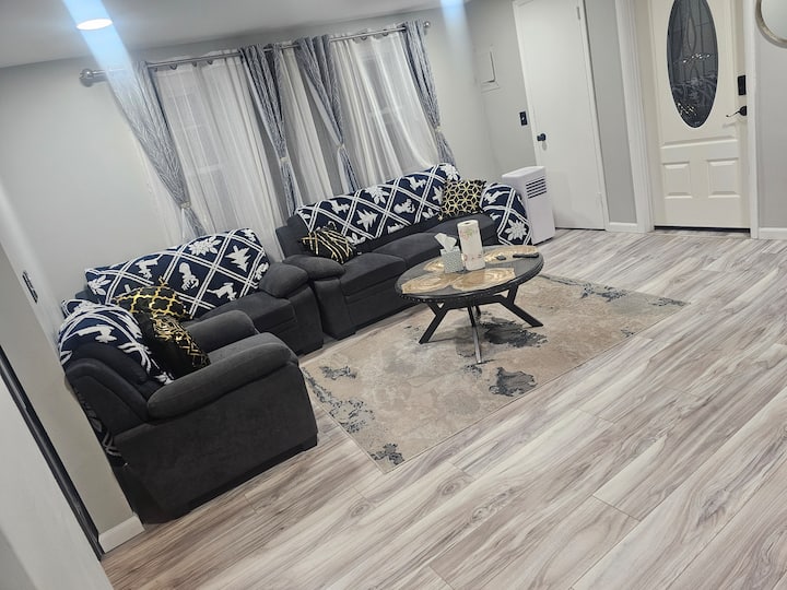 Cozy And Roomy Apt Close To All - 漢堡
